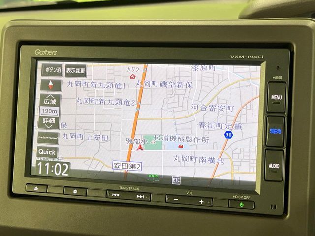 【純正ナビ】人気の純正ナビを装備。オーディオ機能も充実しており、Bluetooth接続すればお持ちのスマホやMP3プレイヤーの音楽を再生可能！毎日の運転がさらに楽しくなります！！