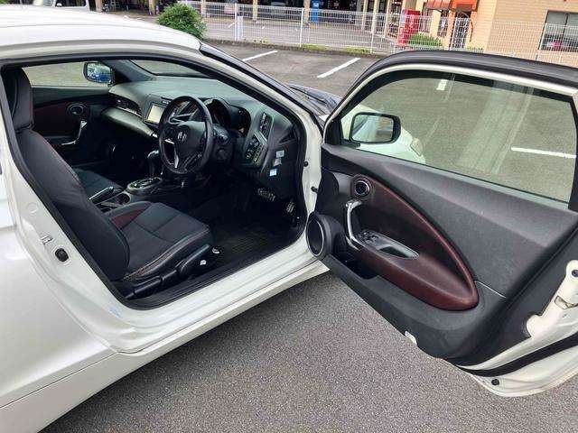 清潔で広々した座席です！是非、現車を見て体感してみてください。