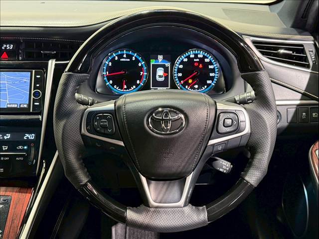 ステアリングも使用感が少なく、きれいな状態となっております♪