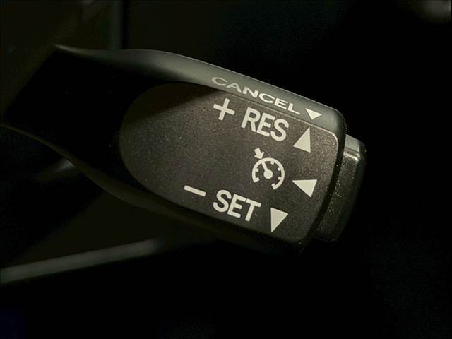 【クルーズコントロール】装備車両です。遠距離ドライブの高速道路などでは大活躍で疲労軽減に役立ちます。