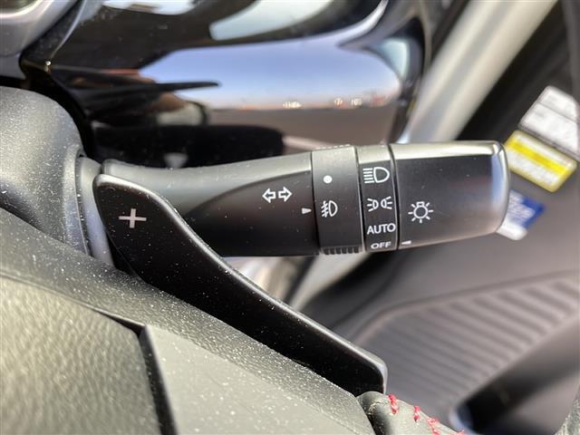 気になる車はすぐにお問い合わせください！画面右側の0066から始まる無料ダイヤルからお問い合わせ下さい！専門スタッフがお車のご質問にお答えいたします！