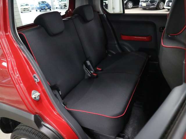 系列会社にメルセデスベンツ、BMW、VW、GMシボレー、クライスラー、スズキアリーナ等正規ディーラーを持つ当社ならご納車後の整備のノウハウも御座いますので安心してお乗り頂けます。