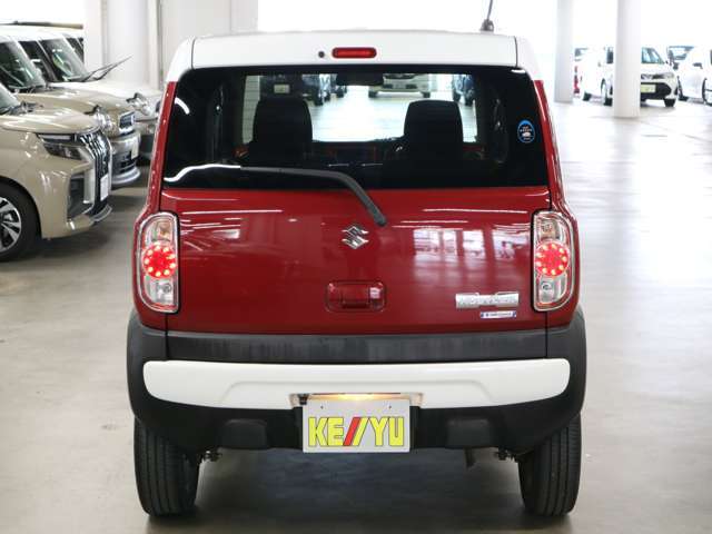 業者によるルームクリーニング実施☆室内の細かい所からエンジンルームまでキレイになった状態でお渡し致します♪