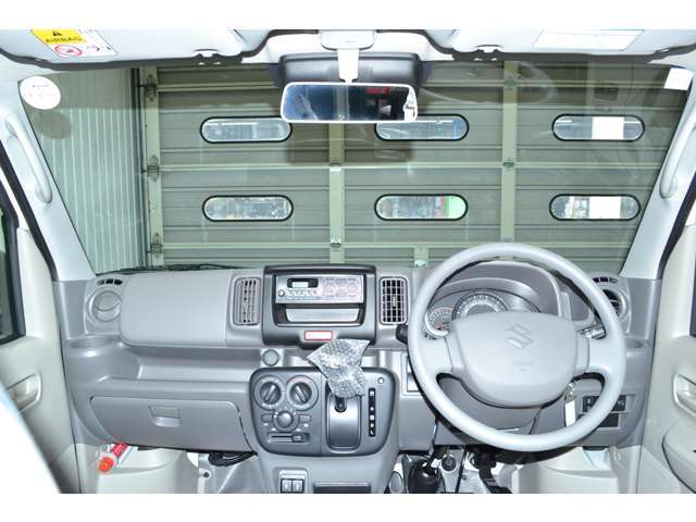 ☆大きなフロントガラスは視界も広く運転しやすいですね♪