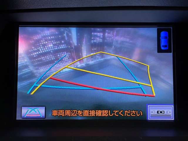 【バックカメラ】運転席から画面上で安全確認ができます。駐車が苦手な方にもオススメな便利機能です。