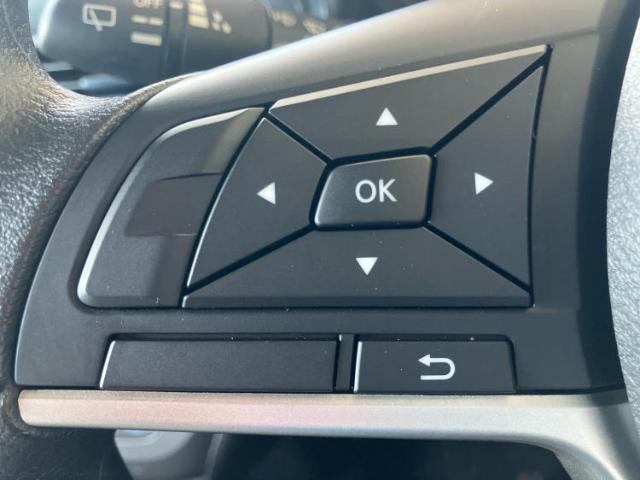 WECARSの展示場では実際に見て、触ってお車をお選びいただけます！知識の豊富な営業スタッフが様々なカーライフをご提案いたします！