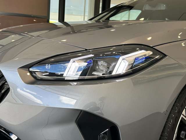 整備付き車両はヤナセの入念な整備でさらなる安心を。もちろん整備費用を別途頂くなど無粋な事はいたしません。整備費用は車両本体価格に含まれておりますのでご安心ください。