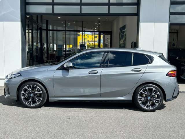 BMWプレミアムセレクション四日市店では、各車両BMWジャパンの基準に則り第三者機関による厳正な車両検査を実施致しております。