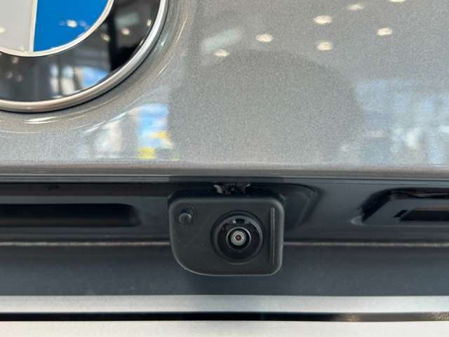 ウォータースポットが出来にくい親水性コートは強さに応じて3種類、【ミラーフィニッシュ】【同スーパー】【同プレミアム】がございます。コーティングは下地処理が肝心、確かな技術で施工します、お任せ下さい！