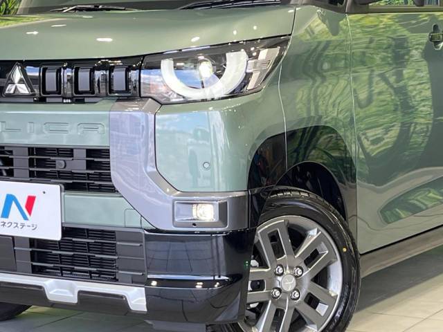 【LEDヘッドライト】悪天候や夜間走行時も良好な視界を確保し安心して運転できる高輝度LEDヘッドライトを装備！点灯速度が早く、消費電力も抑えられています。