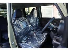 展示車でビニールまだとっていません。