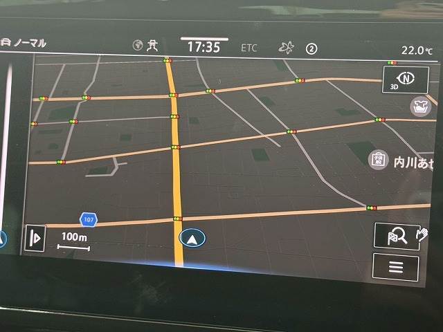【純正メモリナビ】装備でフルセグTV視聴やCD・DVD再生、Bluetooth等充実しております！