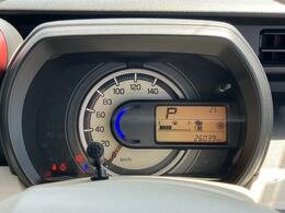 燃費効率が良い運転状態になるとメーターの照明がエコドライブをサポートします。