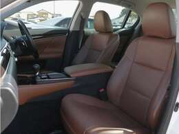 茶革シートも装備☆内装ももちろんクリーンナップ済みですので気持ちよくお使いいただければと思います！