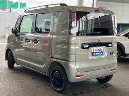 斜め後方から。