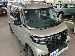 試乗車とて使用しておりましたので、走行距離も少なくておススメ☆もちろん試乗車なのでお客様も丁寧にお乗りです♪液晶画面には瞬間燃費、平均燃費、後続可能距離表示機能がありエコドライブをサポート致します☆