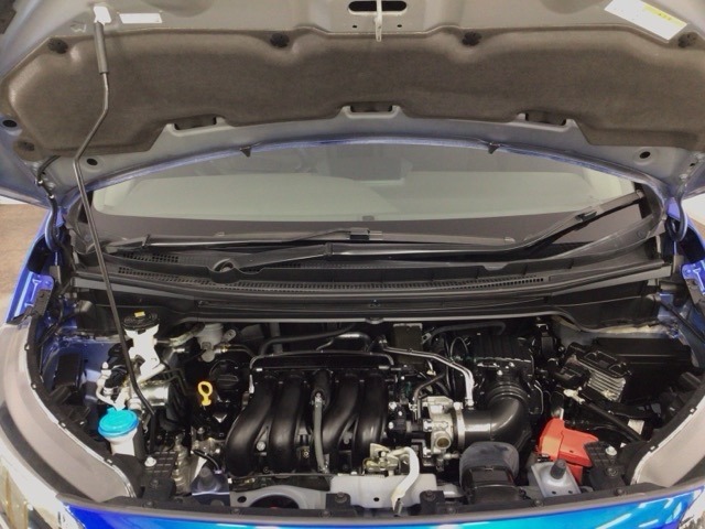 【ピカピカクリーニング】ボディ廻りはもちろん室内・シート・エンジンルーム・トランクルームなど隅々まで専門スタッフが徹底的にクリーニングし磨き上げました☆綺麗なお車で快適なドライブをお楽しみ下さい