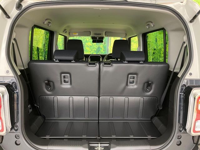 普段のお買い物や通勤、送迎等に十分な荷室スペースを確保しております。セカンドシートを倒すと、大きな荷物の積載も可能です♪