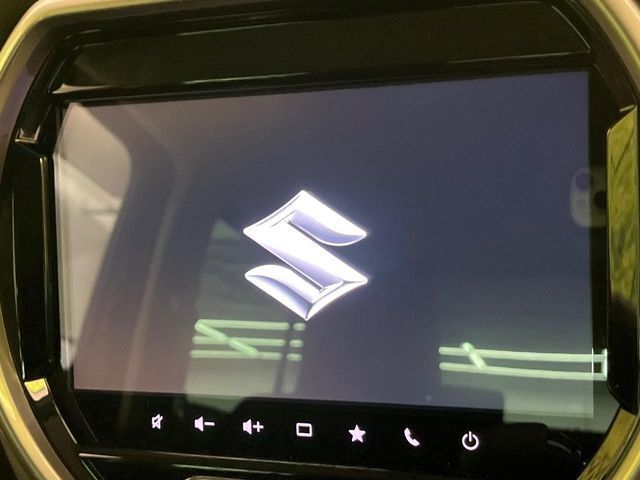 【純正ナビ】人気の純正ナビを装備。オーディオ機能も充実しており、Bluetooth接続すればお持ちのスマホやMP3プレイヤーの音楽を再生可能！毎日の運転がさらに楽しくなります！！