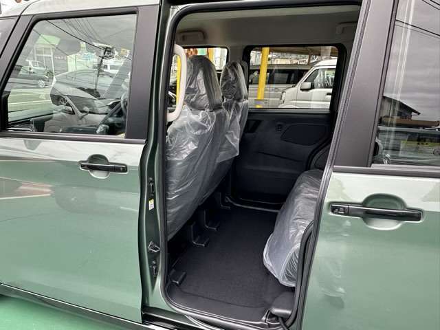 ★5年間新車保障★初度登録から5年間の新車保証が含まれています。長期間、安心してお乗り頂けます！保障費用は支払総額に含まれています！遠方のお客様は保証継承後、お近くのディーラーにて保証が受けられます！