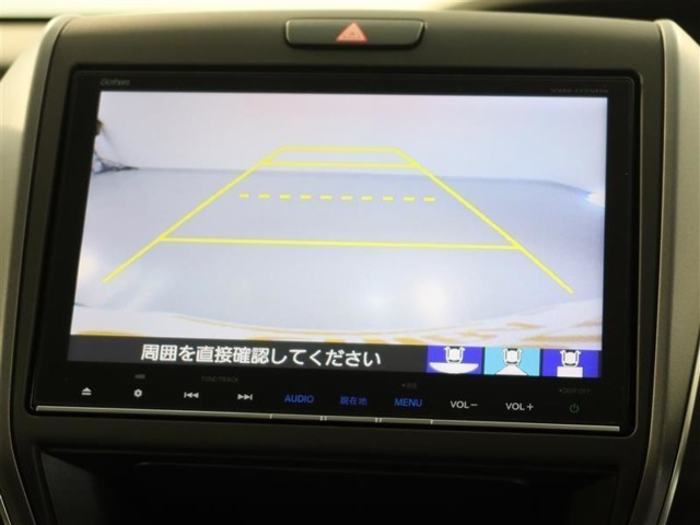 バックカメラが付いているので後方確認しながら安心して駐車することができます。