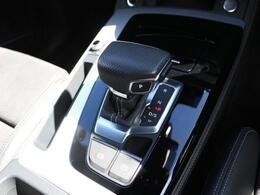 7速Sトロニックトランスミッションで走りと燃費を両立。