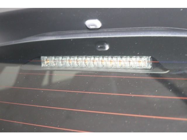 目線の高さに近いストップランプが、後続車にブレーキを踏んだことを知らせるので安全性もUPします。