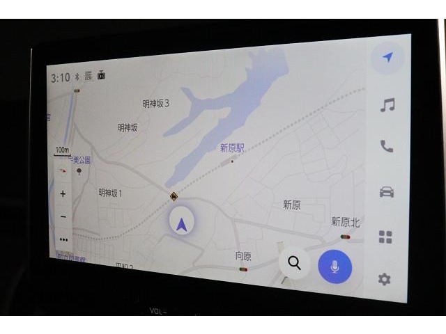 大画面の『ナビゲーションシステム』を装備！　大きな地図画面や迫力ある映像がお楽しみいただけます。（機種によりナビやコネクトサービス等ご利用の際は別途契約が必要となる場合があります）