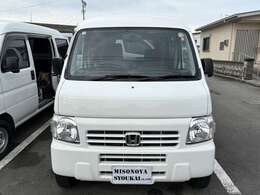 当社は全車、納車前に法定点検を実施し、記録簿を発行させていただいております。