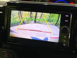 【バックカメラ】駐車時に後方がリアルタイム映像で確認できます。大型商業施設や立体駐車場での駐車時や、夜間のバック時に大活躍！運転スキルに関わらず、今や必須となった装備のひとつです！