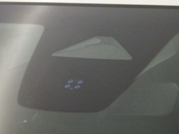 【Honda SENSING】衝突被害軽減ブレーキ〈CMBS〉、ACC〈アダプティブ・クルーズ・コントロール〉、LKAS〈車線維持支援システム〉、誤発進抑制機能、等で安全運転のサポートをします！