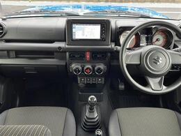 【　オ【インパネ全体】全方位で視界が広く、高い目線で運転もしやすいです！ートエアコン　】車内温度を感知して自動で温度調整をしてくれるのでいつでも快適な車内空間を創り上げます！