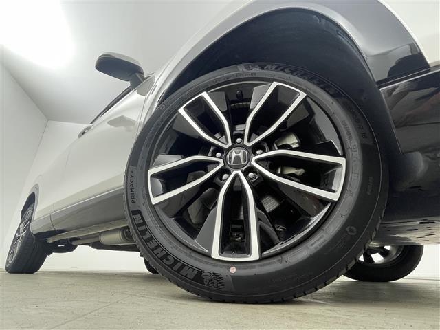 【純正18インチアルミホイール225/50/18】専用のアルミなので、お車のイメージにぴったり！！社外のアルミやスタッドレスタイヤも取り扱いございます！！ドレスアップもカスタマイズもお任せください！！