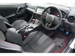 専用RECARO製カーボンバックバケットシート　電動リクライニング付　GT-R　NISMO専用フロアマット