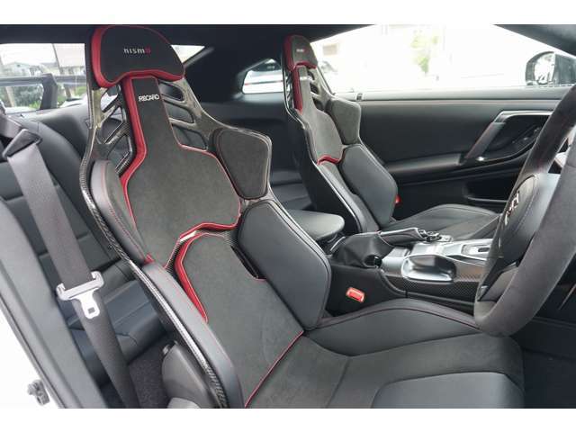 専用RECARO製カーボンバックバケットシート　電動リクライニング付　GT-R　NISMO専用フロアマット