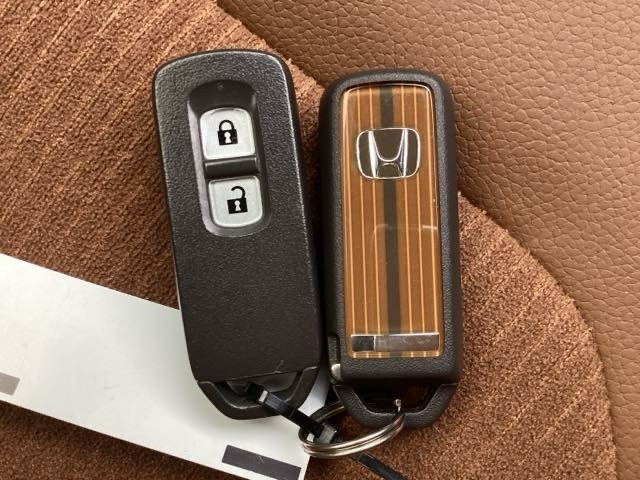 便利なスマートキー2個付きです。