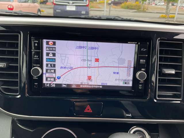 純正Mナビ　型式はMM318D-W