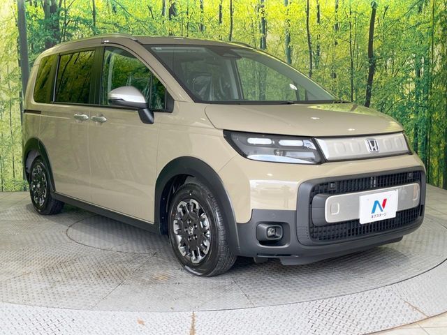 高透明度のガラス皮膜で撥水はもちろん、上質なツヤ・光沢を実現。紫外線や酸性雨から大切な愛車を保護し、色あせ・劣化を防止。「弾スプラッシュコート」、「弾プリミッサコート」からお選びいただけます。