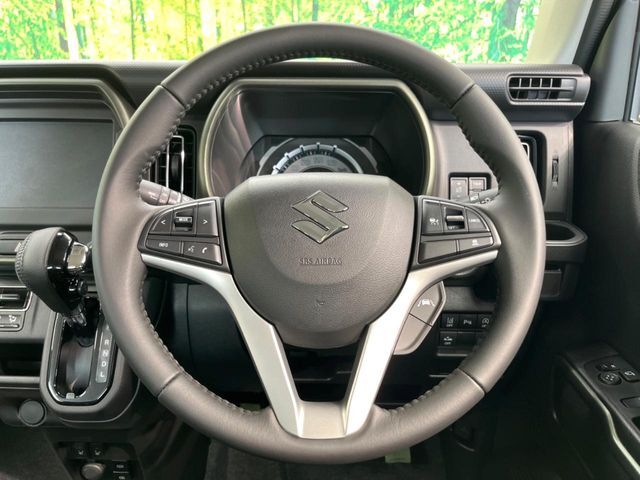 【純正革巻きステアリング】上質な革を使用することで、手にしっかり馴染みとても運転しやすいハンドルです♪