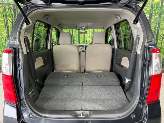 普段のお買い物や通勤、送迎等に十分な荷室スペースを確保しております。セカンドシートを倒すと、大きな荷物の積載も可能です♪