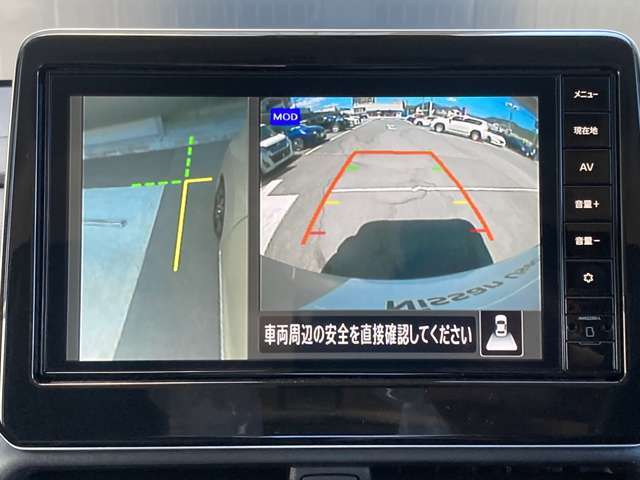アラウンドビューモニターは前方や側面を映し出すことも可能ですので発進時の確認や幅寄せ離合時などにとても便利です。