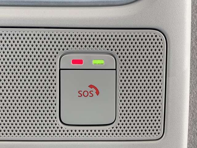 SOSコールは、急病時や危険を感じた時などにコールスイッチを押すと、専門のオペレーターが警察や消防への連携をサポートします。また、エアバック展開時は自動通報されます。