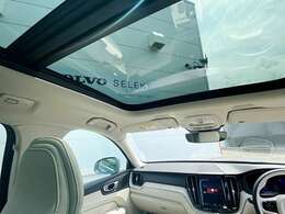 ◆チルトアップ機構付電動パノラマ・ガラス・サンルーフは爽快感たっぷり！ 車内がより明るく＆広く感じられる効果も