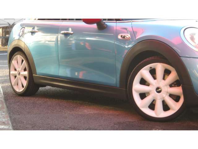 ■特典8■新車、中古車の購入はもちろん、買取り、車検、一般整備、板金塗装に任意保険、レンタカーまでお車のことは何でもお任せください■他店で購入したお車も気軽にご利用ください■