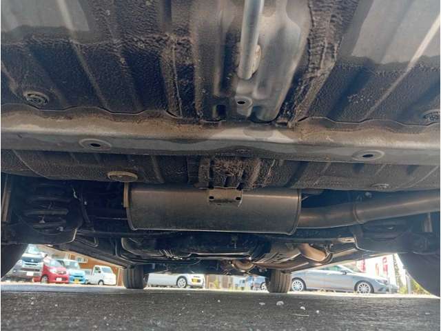 関西仕入れの車両ですので下廻りもご覧の通り☆