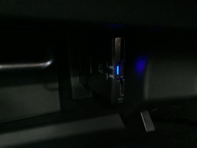 いまや快適なカーライフに欠かせないETCが付いています。