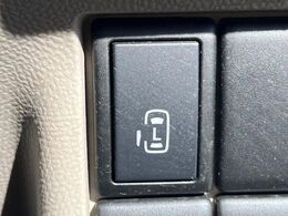 【パワースライドドア】スマートキーや運転席のスイッチでスライドドアの開閉が可能♪電動だから力を入れてドアを開ける必要が無く、小さいお子様でも、重い荷物を持っている時もラクに開け閉めできます♪