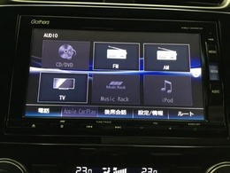 メモリーナビにフルセグTV機能あり。　ドライブや旅行に欠かせない装備です。