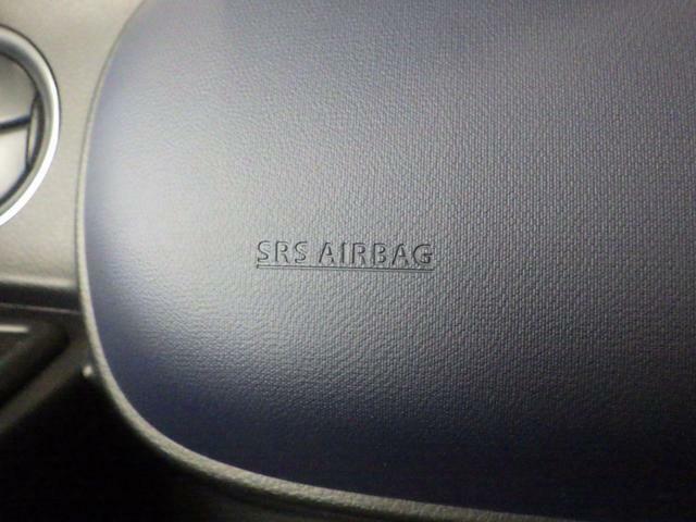助手席側のSRSエアバッグになります。