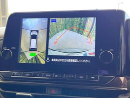 【アラウンドビューモニター】専用のカメラにより、上から見下ろしたような視点で360度クルマの周囲を確認することができます☆死角部分も確認しやすく、狭い場所での切り返しや駐車もスムーズに行えます。